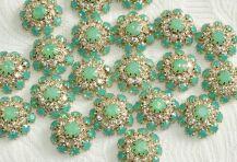 Женские пуговицы