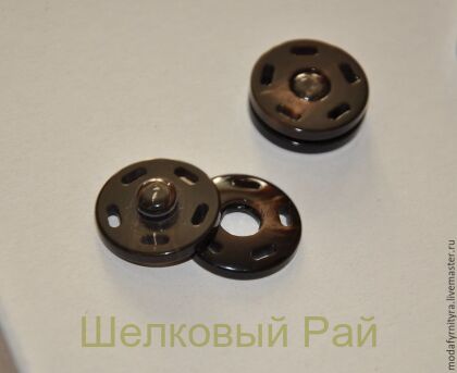 Кнопка пришивная коричнево - бежевая (21365)