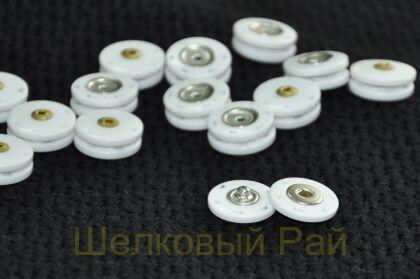 Кнопка пластиковая пришивная (цвет белый)