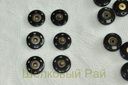 Кнопка пришивная круглая черная