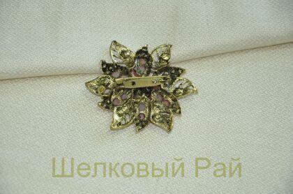 Брошь декоративная "Цветок" (цвет темно-розовый)