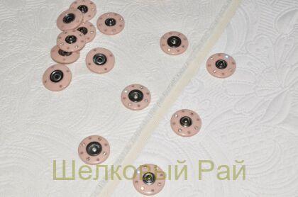 Кнопка пластиковая со стразами (22770/40;79)