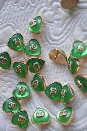 Пуговицы Chanel сердечки 16 мм цвет изумрудный (д-1384)