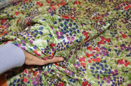 Шелк натуральный "Мелкие цветы" (д-1300)