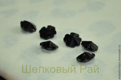 Пуговицы пришивные SWAROVSKI черные